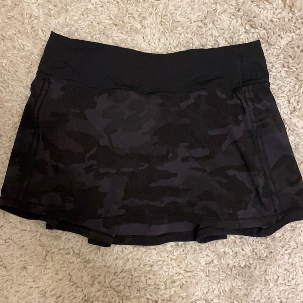 Size 4 Lululemon skirt